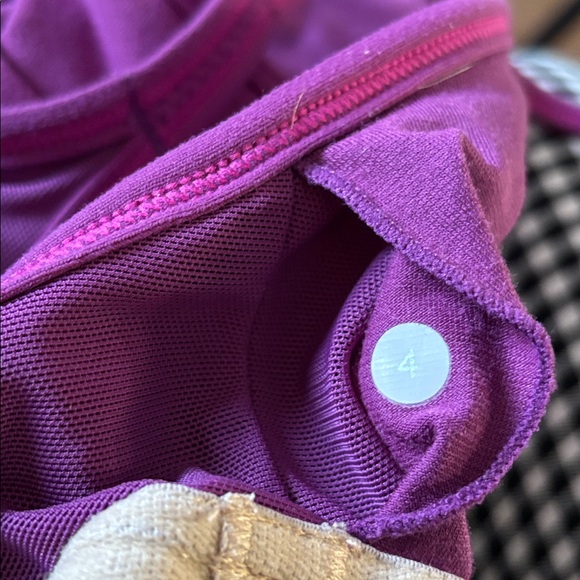 👛(ANY 2/$20) LULULEMON Purple Women's T-Back Tank Top - Picture 3 of 3
